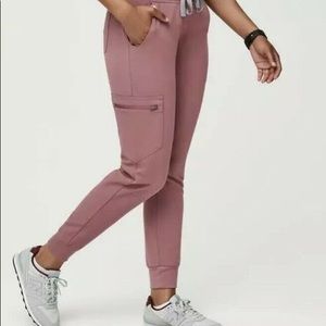 Figs mauve jogger scrub pants size medium/tall